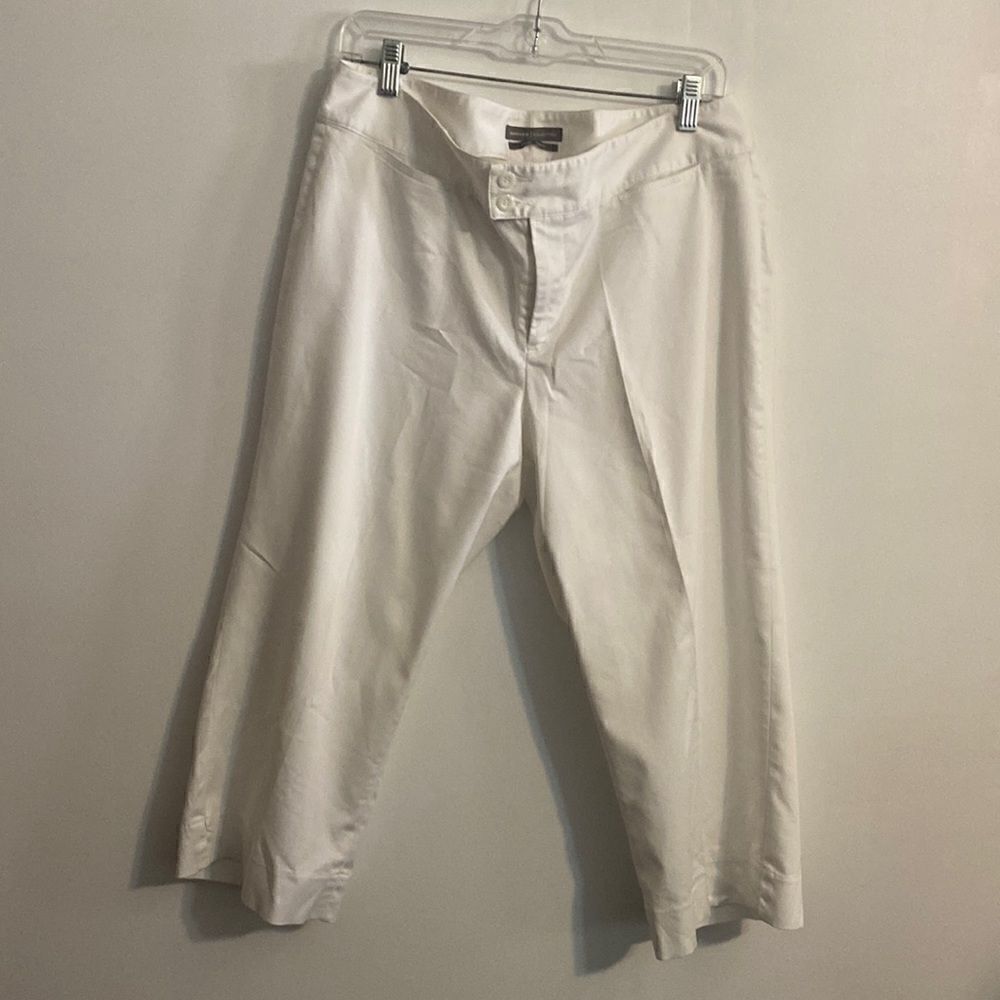 Dockers White Mid-rise Curvy Capris, Size 12